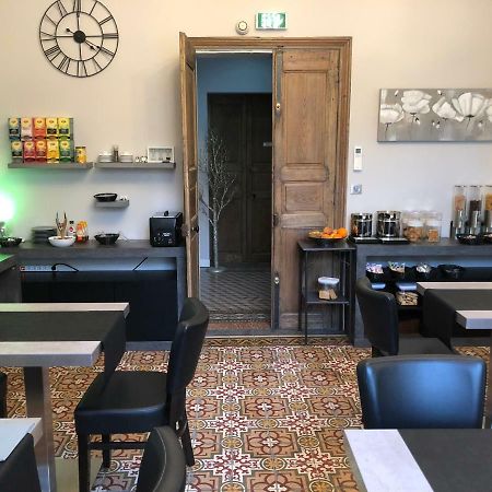 Hotel Le Lys D'Or Vauvert Ngoại thất bức ảnh