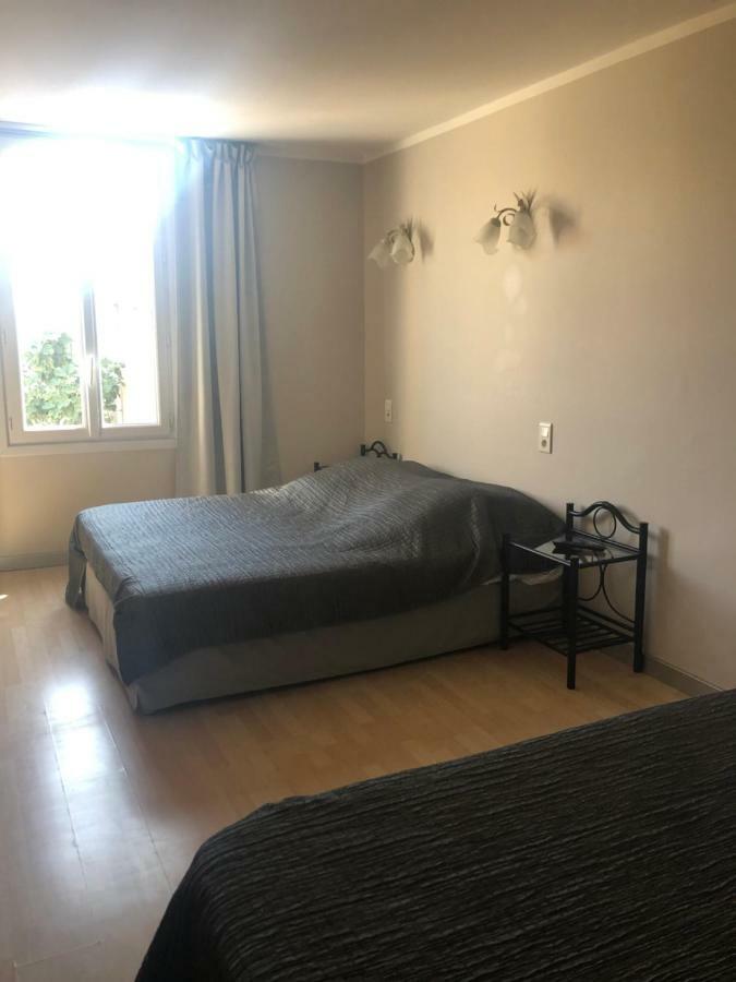 Hotel Le Lys D'Or Vauvert Ngoại thất bức ảnh