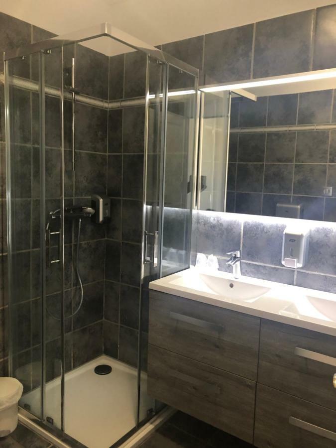 Hotel Le Lys D'Or Vauvert Ngoại thất bức ảnh