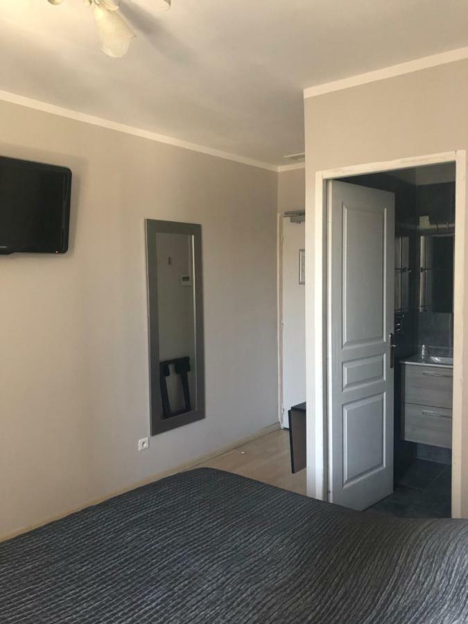 Hotel Le Lys D'Or Vauvert Ngoại thất bức ảnh