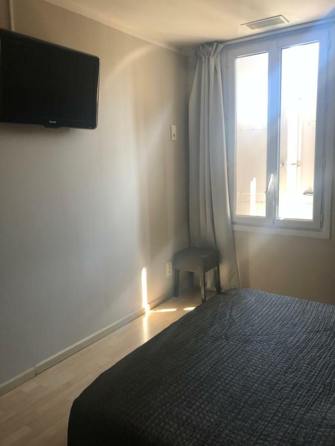 Hotel Le Lys D'Or Vauvert Ngoại thất bức ảnh