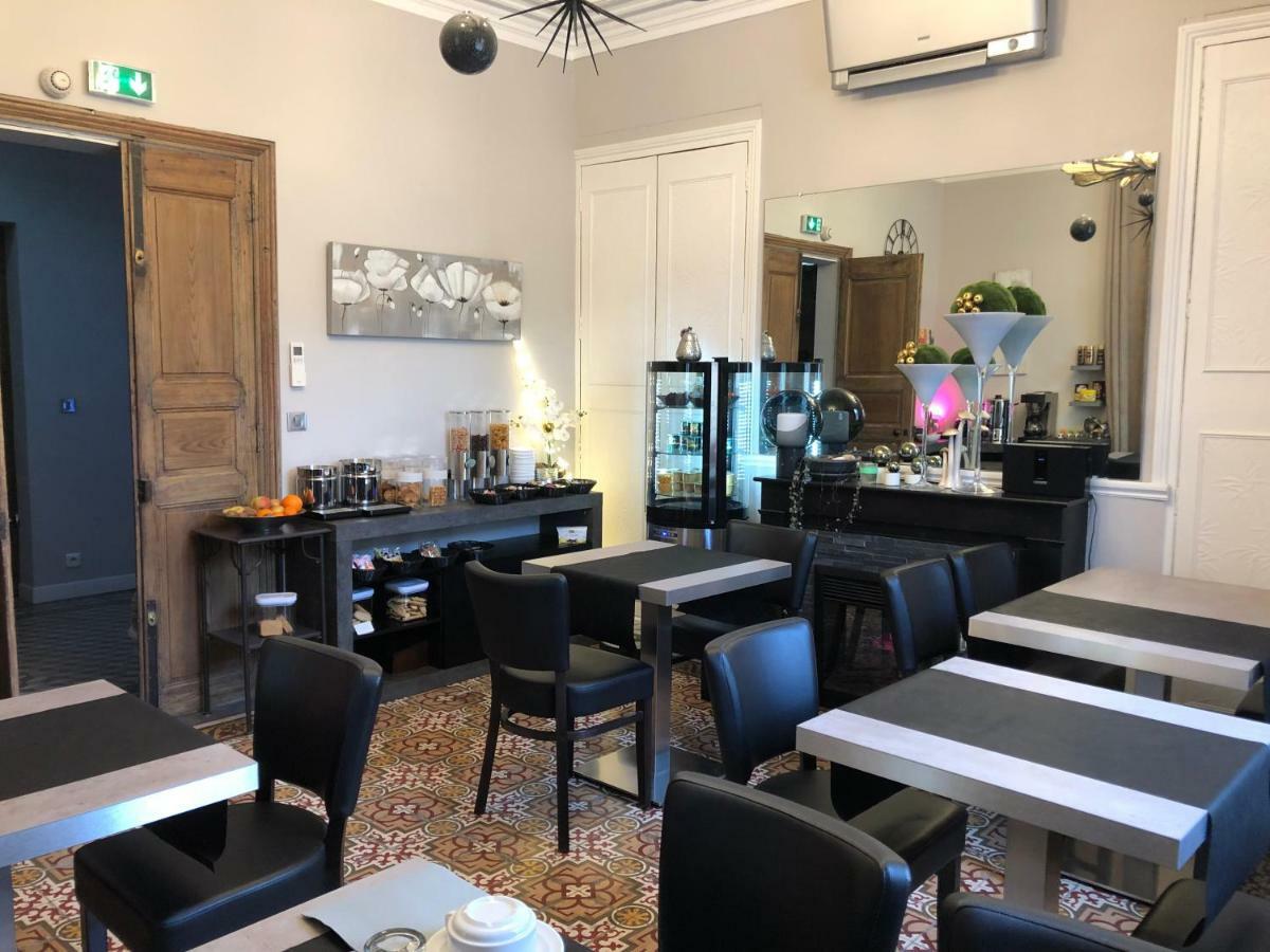 Hotel Le Lys D'Or Vauvert Ngoại thất bức ảnh